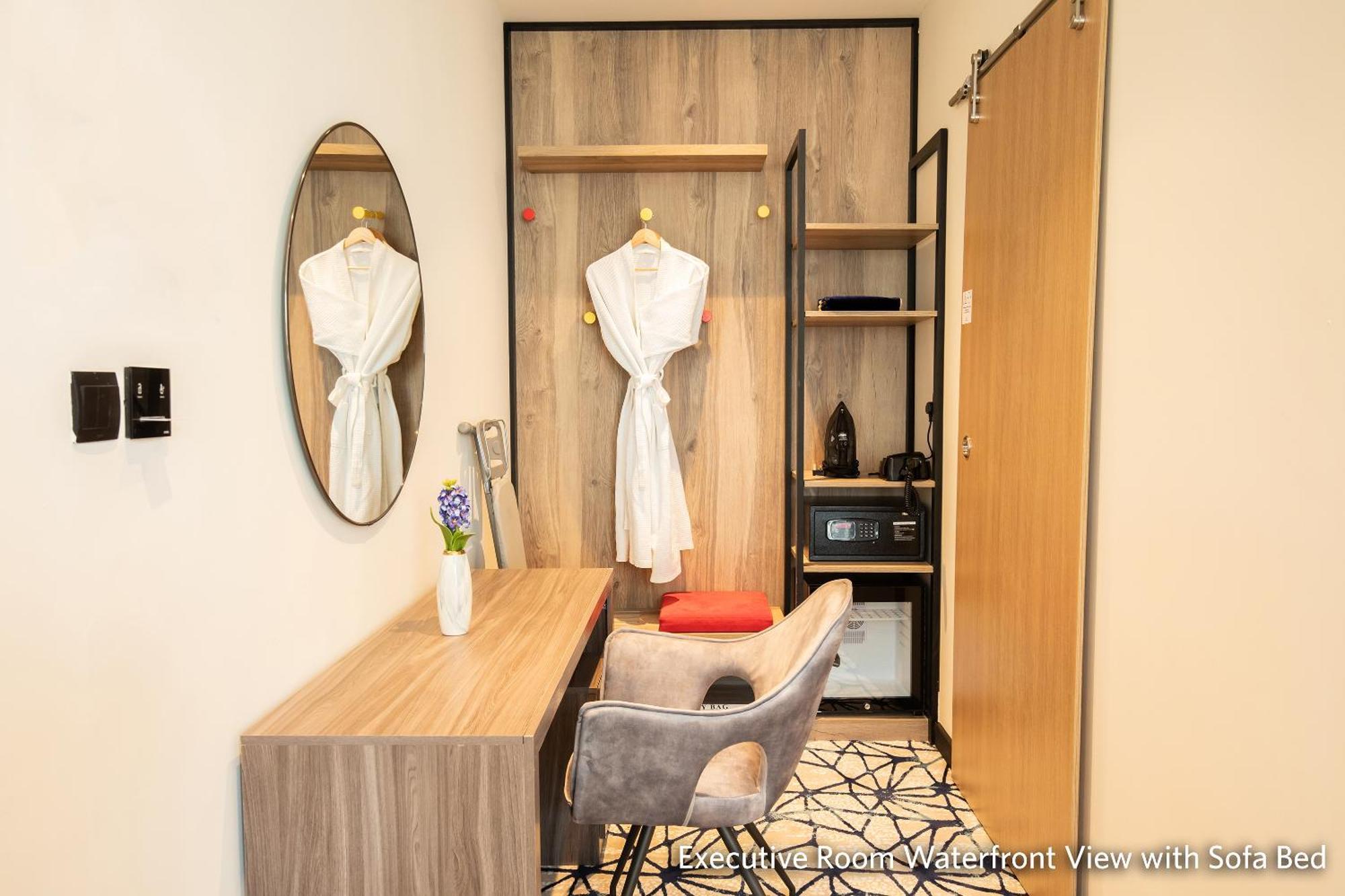 Executive Suite Living Area includes F&B